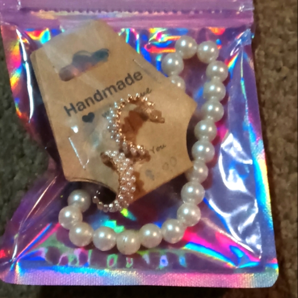 Pearl hoop earrings w/ pearl bracelet